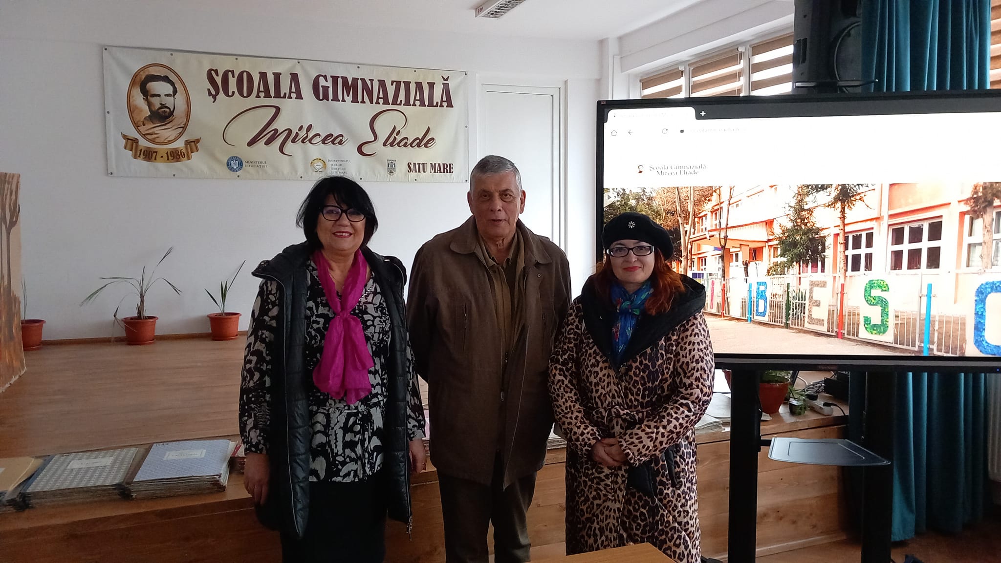 Jurnaliști membri ai UZPR în vizită la Școala Gimnazială „Mircea Eliade”, din Satu Mare